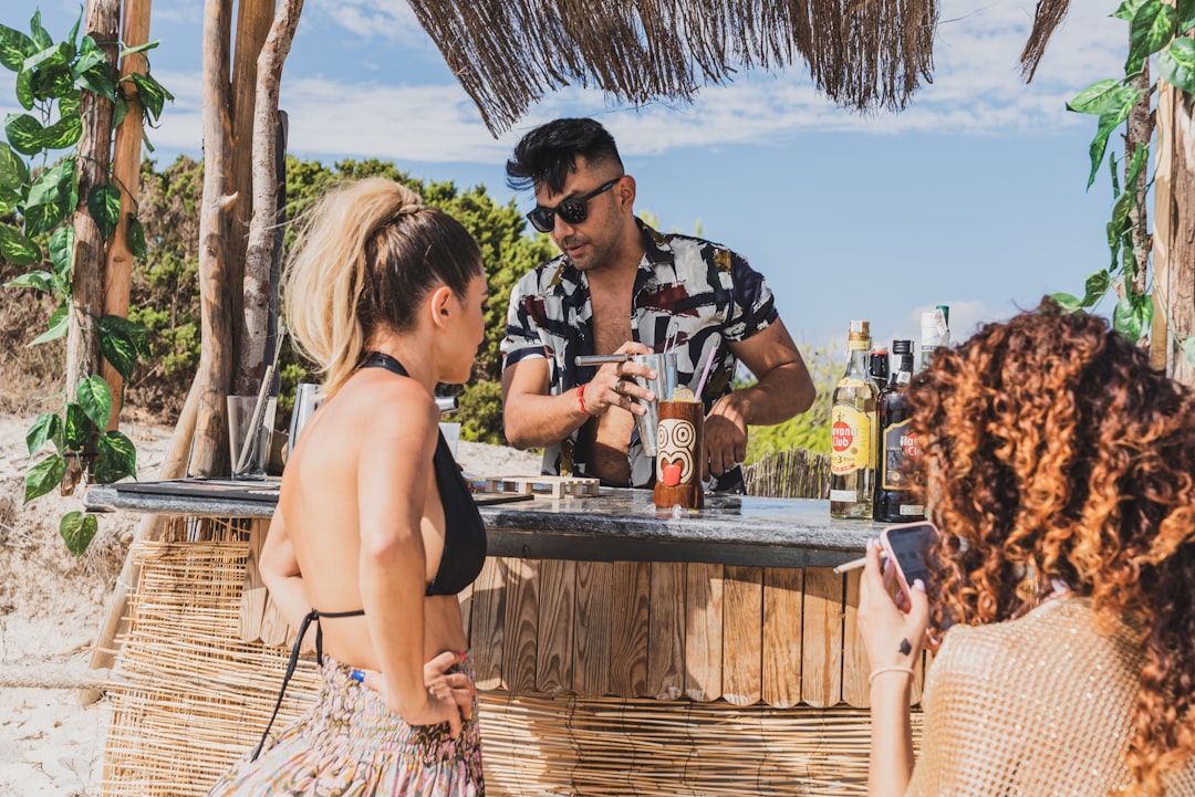 Why Your Bar, Restaurant, or Beach Bar Needs Scanis.app This Summer